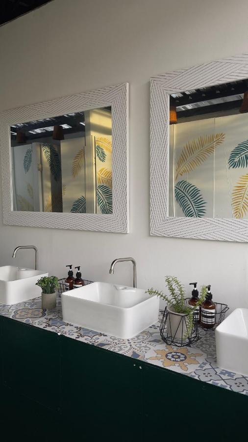 Lartista Hostel Puerto Princesa Екстериор снимка