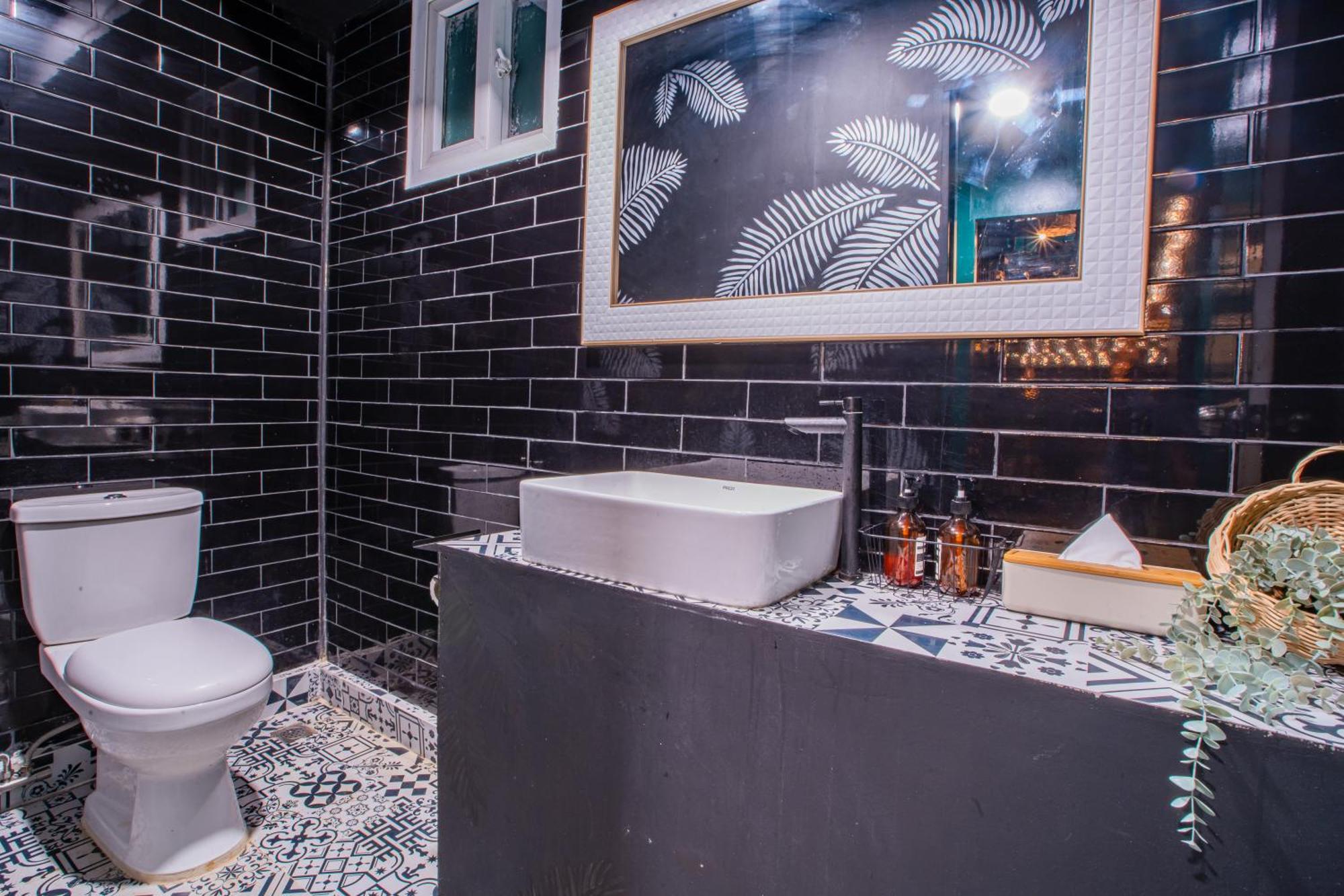 Lartista Hostel Puerto Princesa Екстериор снимка