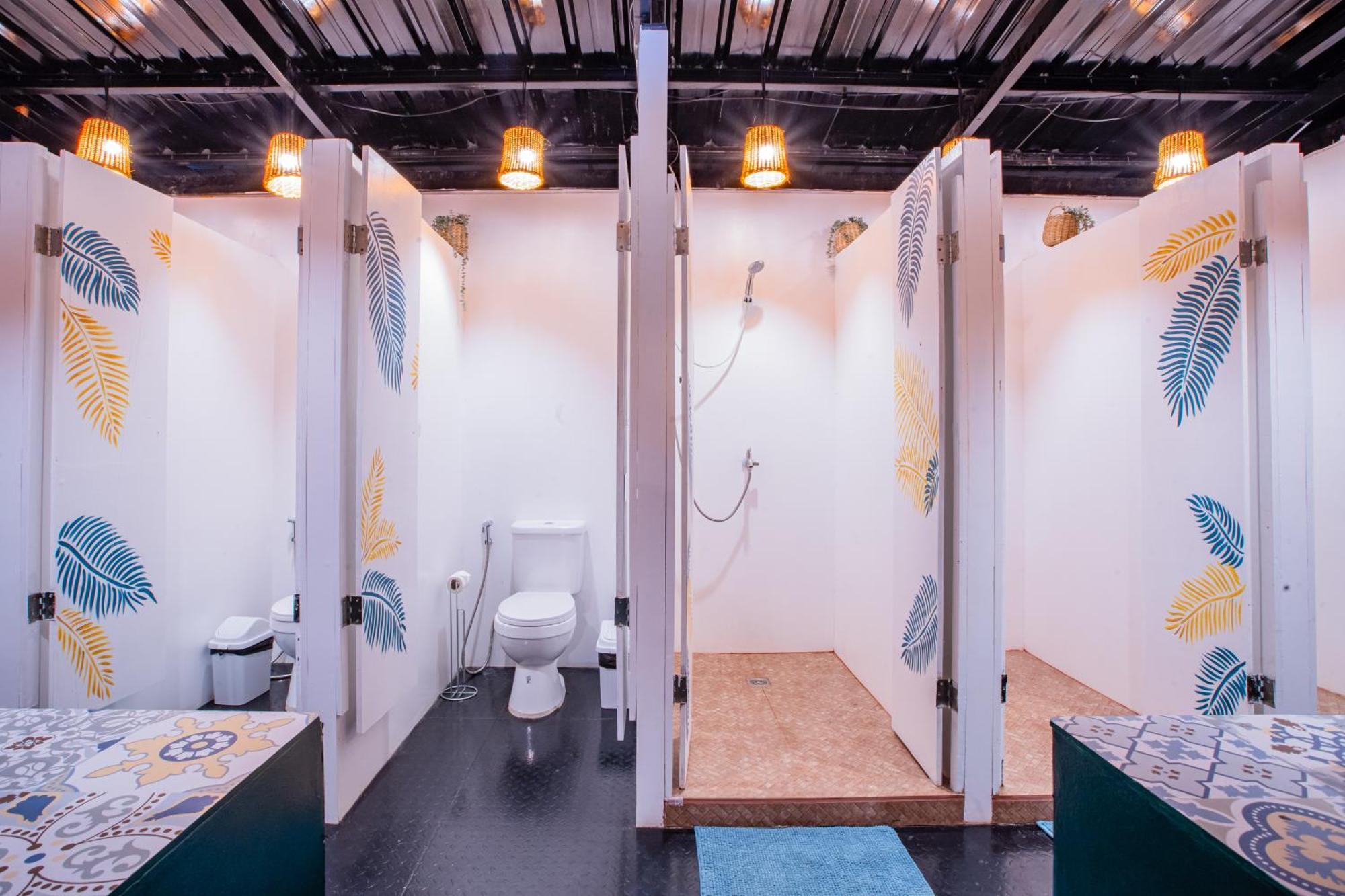 Lartista Hostel Puerto Princesa Екстериор снимка
