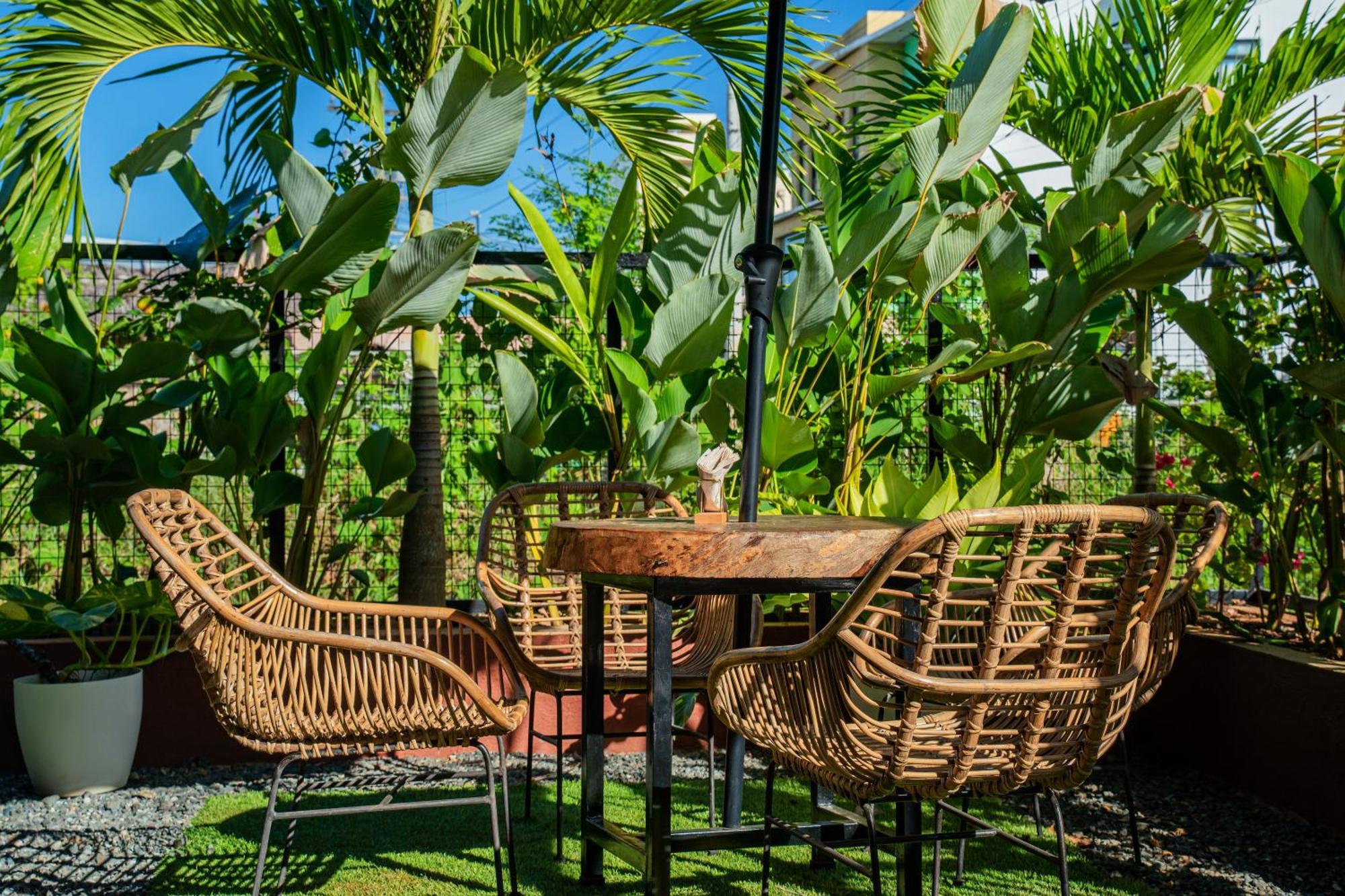Lartista Hostel Puerto Princesa Екстериор снимка