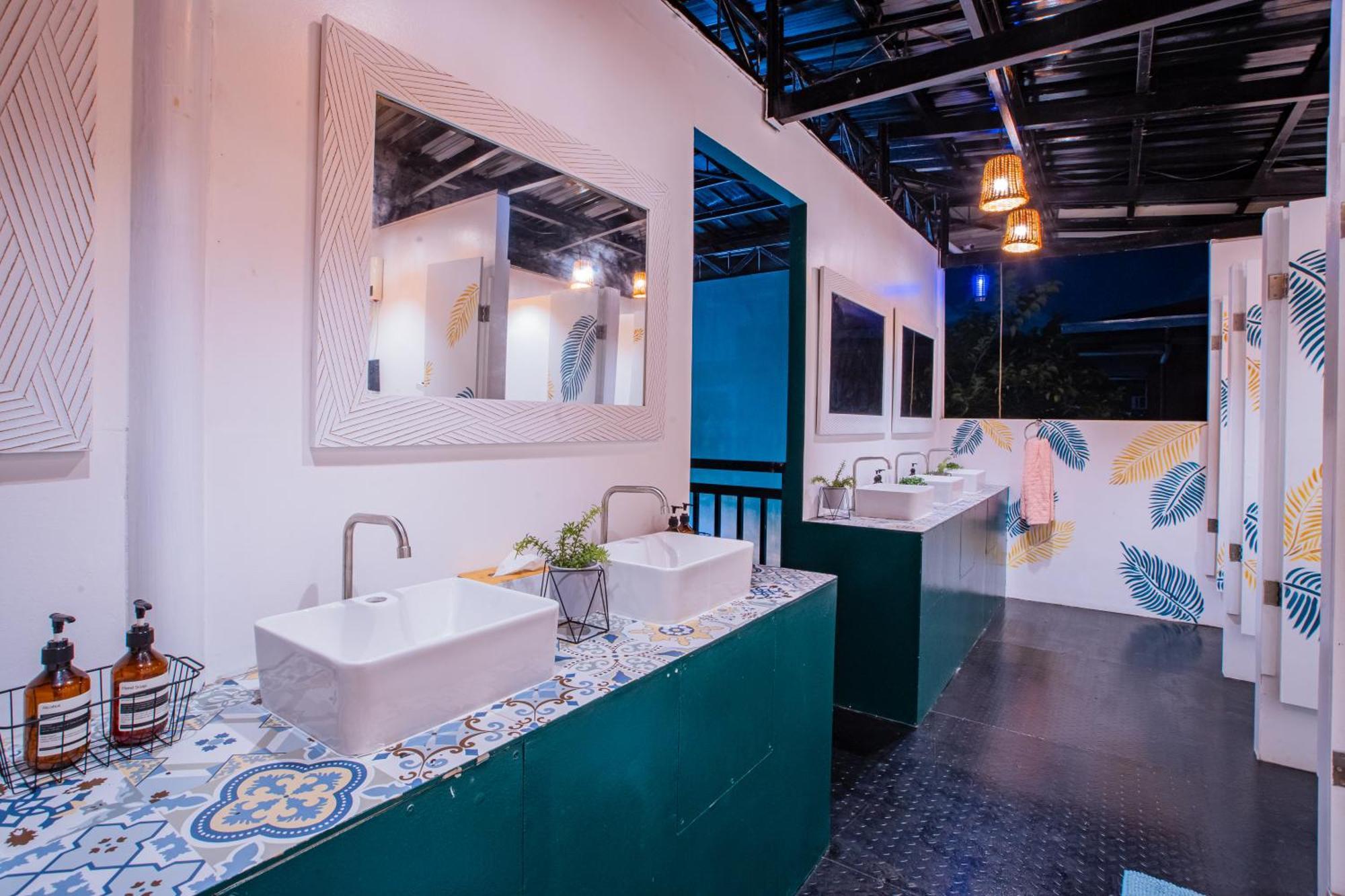Lartista Hostel Puerto Princesa Екстериор снимка