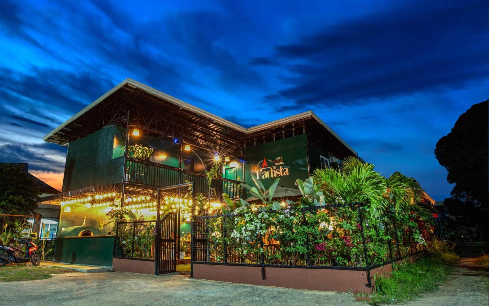 Lartista Hostel Puerto Princesa Екстериор снимка